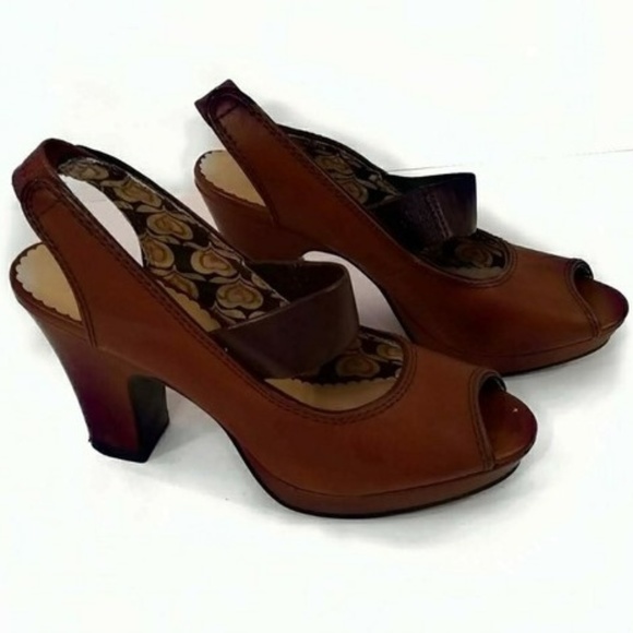 American Eagle Outfitters Shoes - American Eagle Brown Womens Heels Sandals  Sz 7